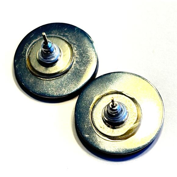 Pierced earrings Y2K vintage rounds black stone & abalone shell inlay beach chic - Picture 2 of 5